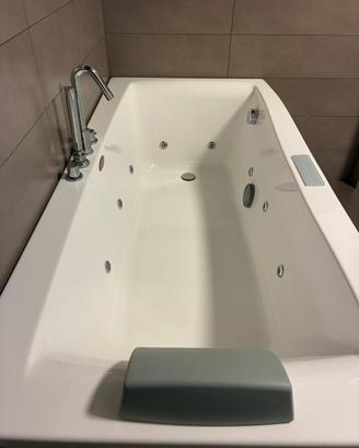 Vasca idromassaggio Jacuzzi 170×80 cm