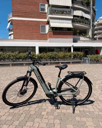 Bici elettrica CUBE Kathmandu Hybrid