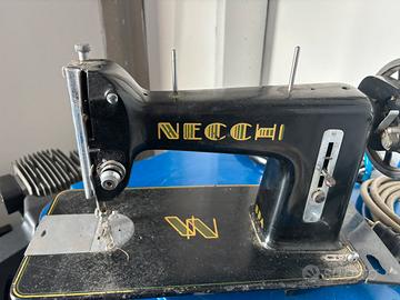 Macchina da cucire Necchi