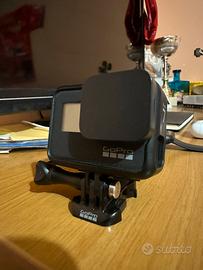 Go pro hero 7 black  pari al nuovo