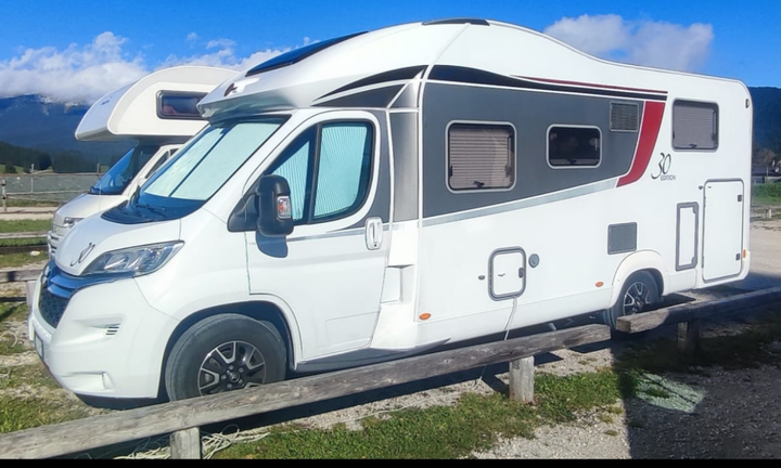 Camper semintegrale Burstner Ixeo