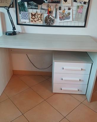 Scrivania + Cassettoera
