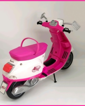 Motorino Vespa Barbie Winx moto gioco bambola