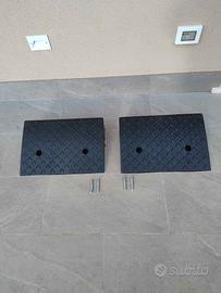 4 rampe carrabili auto in gomma massiccia Mai Usat