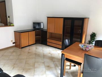 Soggiorno con tavolo