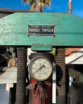 Torchio per vinificazione