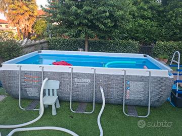 piscina fuori terra con accessori 