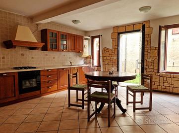 CASA SEMINDIPENDENTE A BAGNOLO SAN VITO