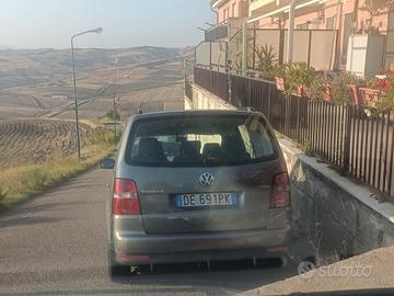 Touran Volkswagen 200 metano