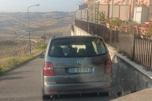 Touran Volkswagen 200 metano