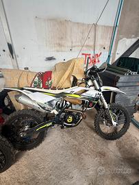 Husqvarna 250 4 t anno 2017