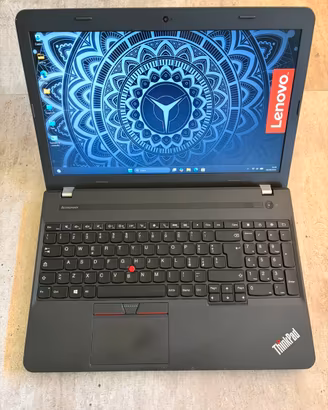 Notebook Pc Lenovo i5 8gb 256 ssd Windows 11