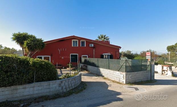 Trilocale con cortile privato 49000 Euro