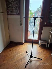 Asta microfono tastiera e altri strumenti musicali