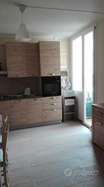 Stanza per studentessa dal 1 aprile