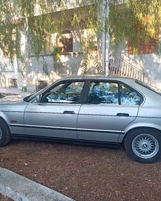 BMW 520i