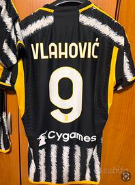 Maglia Juventus Vlahovic preparata serei A tg 7