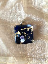 Ciondolo forma quadrato in vetro blu