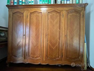 Armadio a quattro ante