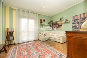 TRILOCALE CON BOX E CANTINA !