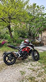MV Agusta Brutale 800
