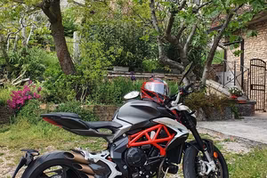 MV Agusta Brutale 800