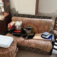 divano 2 posti con struttura in legno