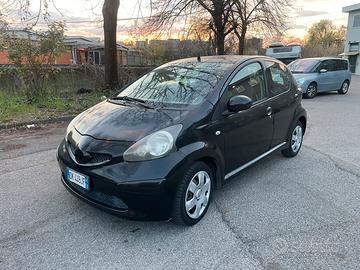 Toyota Aygo 5porte benzina neopatentati