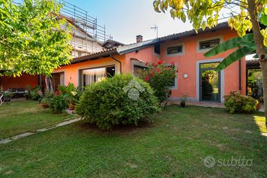VILLA SINGOLA A CASELLE TORINESE