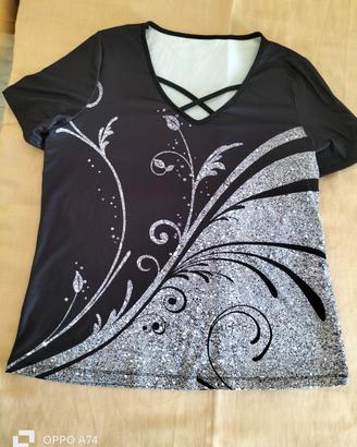 Maglietta nera con disegno argento..
