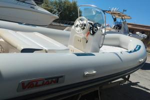 gommone valiant