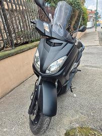 Yamaha X-Max 