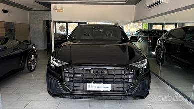 AUDI Q8 S LINE TOTAL BLACK
