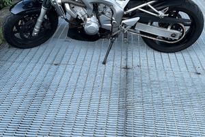 YAMAHA FZ6 ANNO 2004