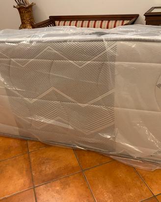 Materasso singolo in memori con copertura