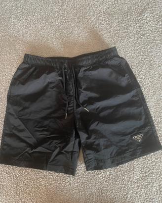 pantaloni corti prada