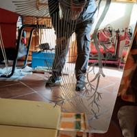 specchiera con motivi ai lati