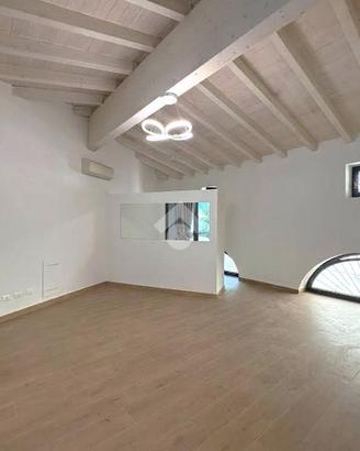 2 LOCALI A SARNICO
