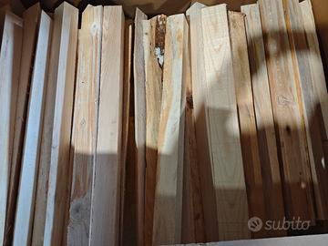 listelli triangolari in legno