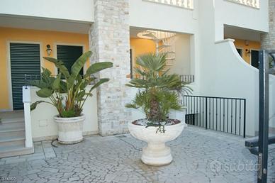18-25/7 VILLETTA ELIOS A 100m SPIAGGIA PESCOLUSE