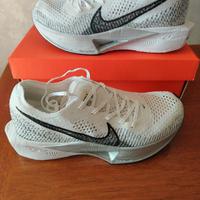 Nike ZoomX Carbon Flyplate - Scarpa Iconica - Tagl