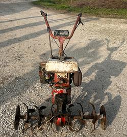 Motozappa / motocoltivatore con accessorio