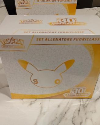 Pokémon 30° Anniversario ETB Set allenatore  Nuovo