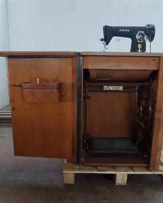 126A MACCHINA DA CUCIRE SINGER A SCOMPARSA N