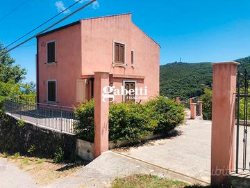 Panoramica villetta indipendente con terreno VC/73