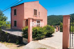 Panoramica villetta indipendente con terreno VC/73