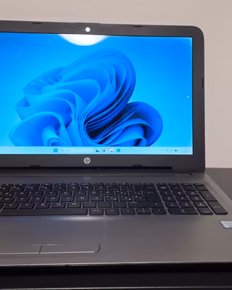 Hp I3 ssd 500gb 12gb ram windows 11 15.6"