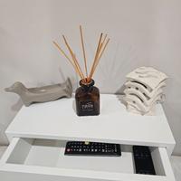 Due mensole cassettiere