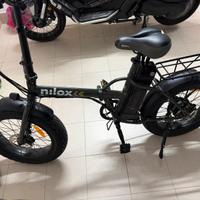 Nilox, e-bike X8, bici elettrica, colore verde.