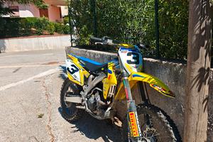 Suzuki rmz250